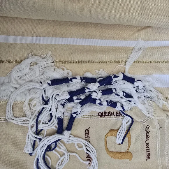 Cream Artistic Tallit with Hebrew Letters - Picture 6 of 14